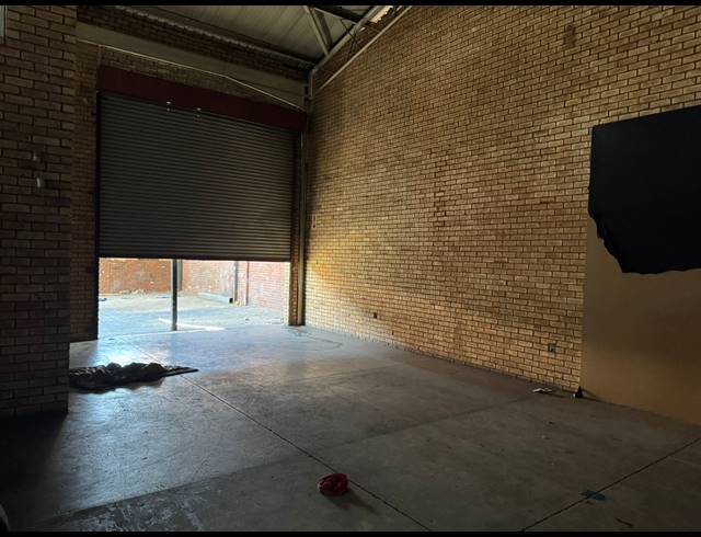 1,200M² WAREHOUSE TO LET IN PRETORIA WEST